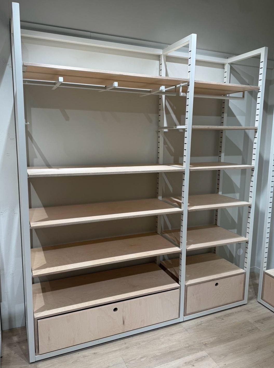 Meuble penderie réajustable – 2 tiroirs