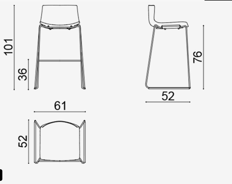 Chaise en bois verni ARPER