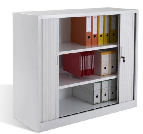 Armoire basse à rideaux coulissants