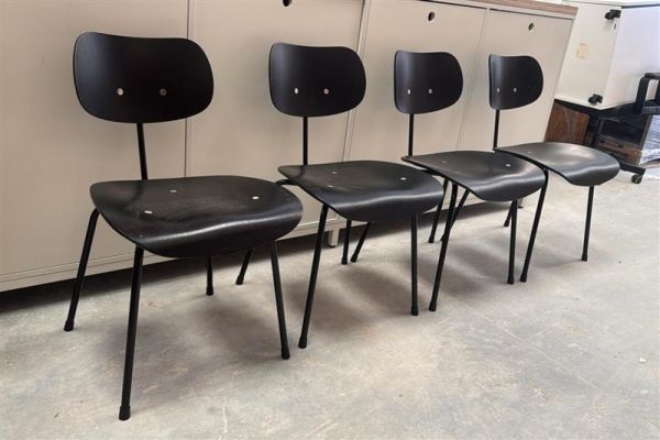 Chaise empilable SE 68 – Egon Eiermann, Wilde + Spieth